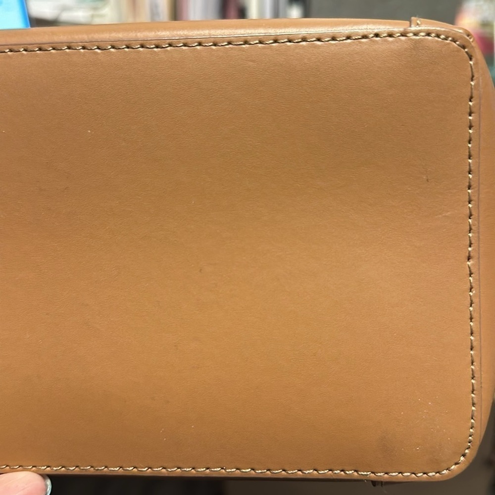 FRAME le signature tote bag in Camel color. - Picture 5 of 7